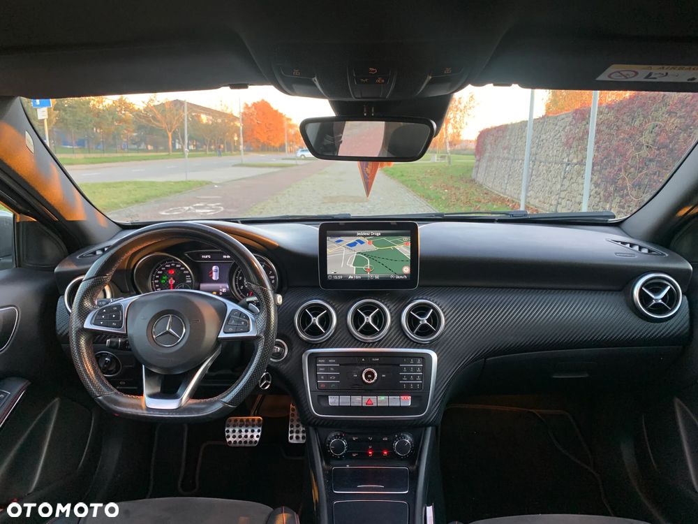 Mercedes-Benz Klasa A 180 7G-DCT AMG Line - 3