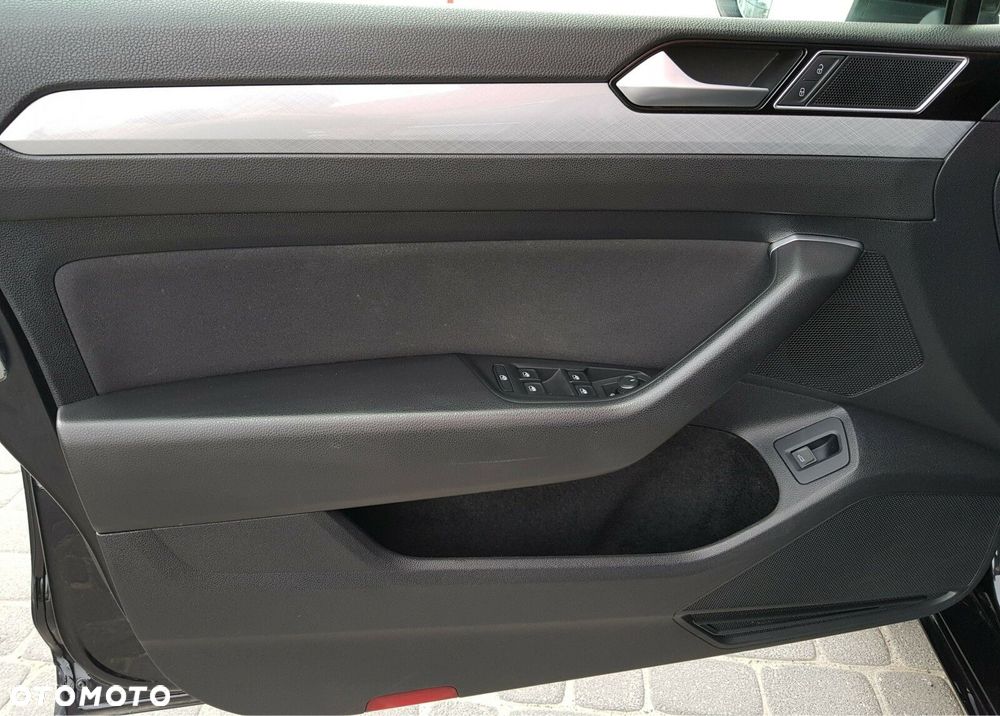 Volkswagen Passat Variant 2.0 TSI Elegance DSG - 14