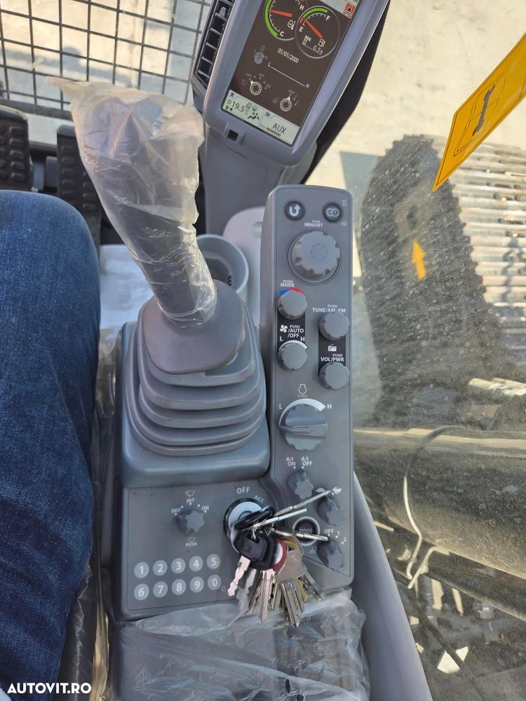 Hitachi 22tone, ZX220, 2025, 8h, NOU, CUPA 1,3mc, inst picon pe brate, aer conditionat, scaun operator pneumatic, CE, posibilitate leasing 5 ani-PROMOTIE 109.500 EUR+Tva - 22