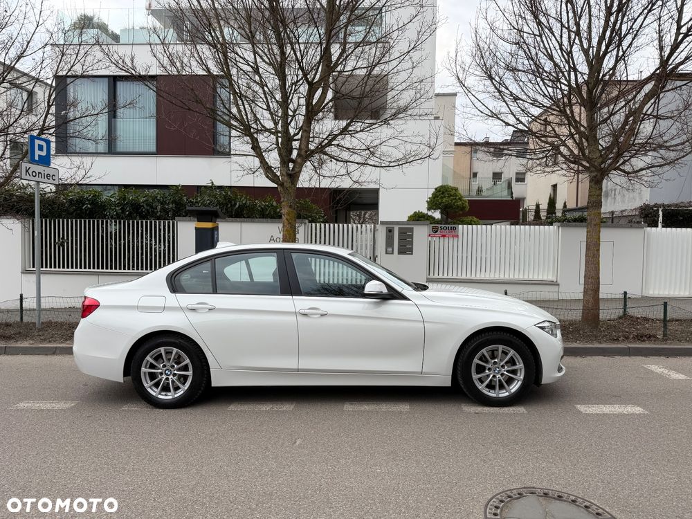 BMW Seria 3 318i - 3