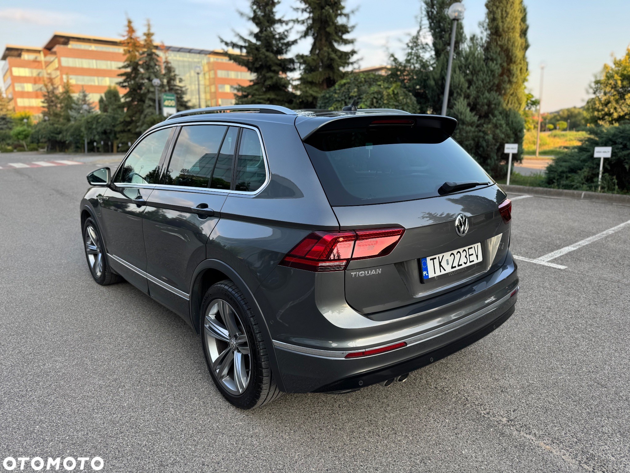 Volkswagen Tiguan 2.0 TDI SCR DSG R-Line - 39