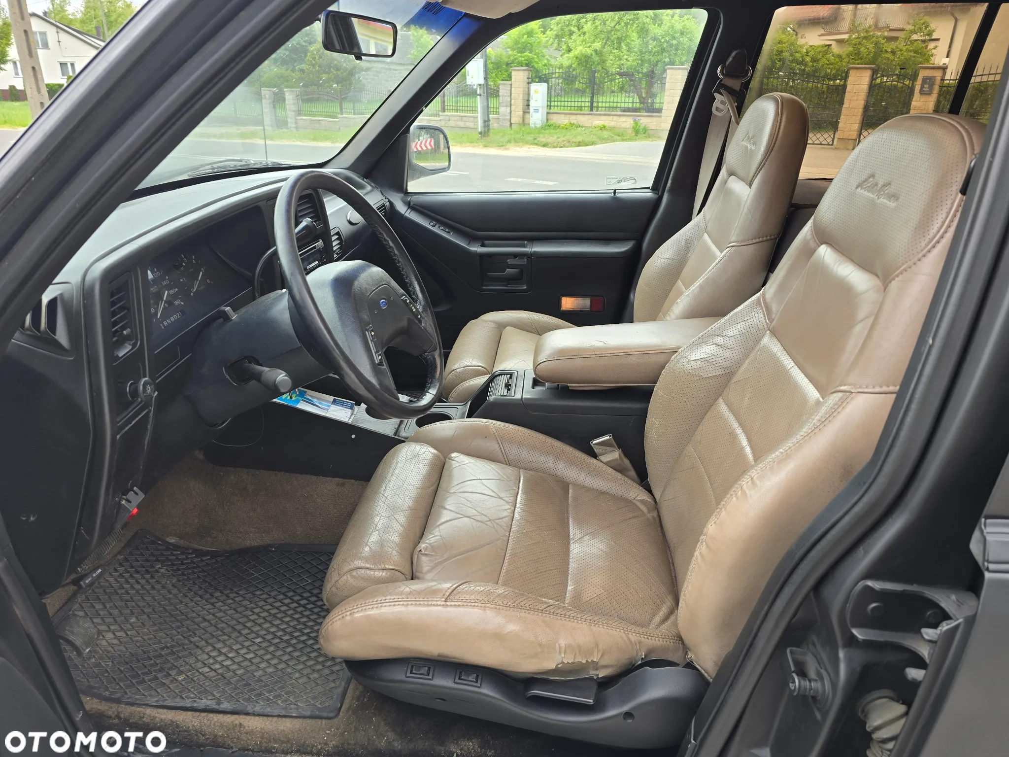 Ford Explorer Standard - 9