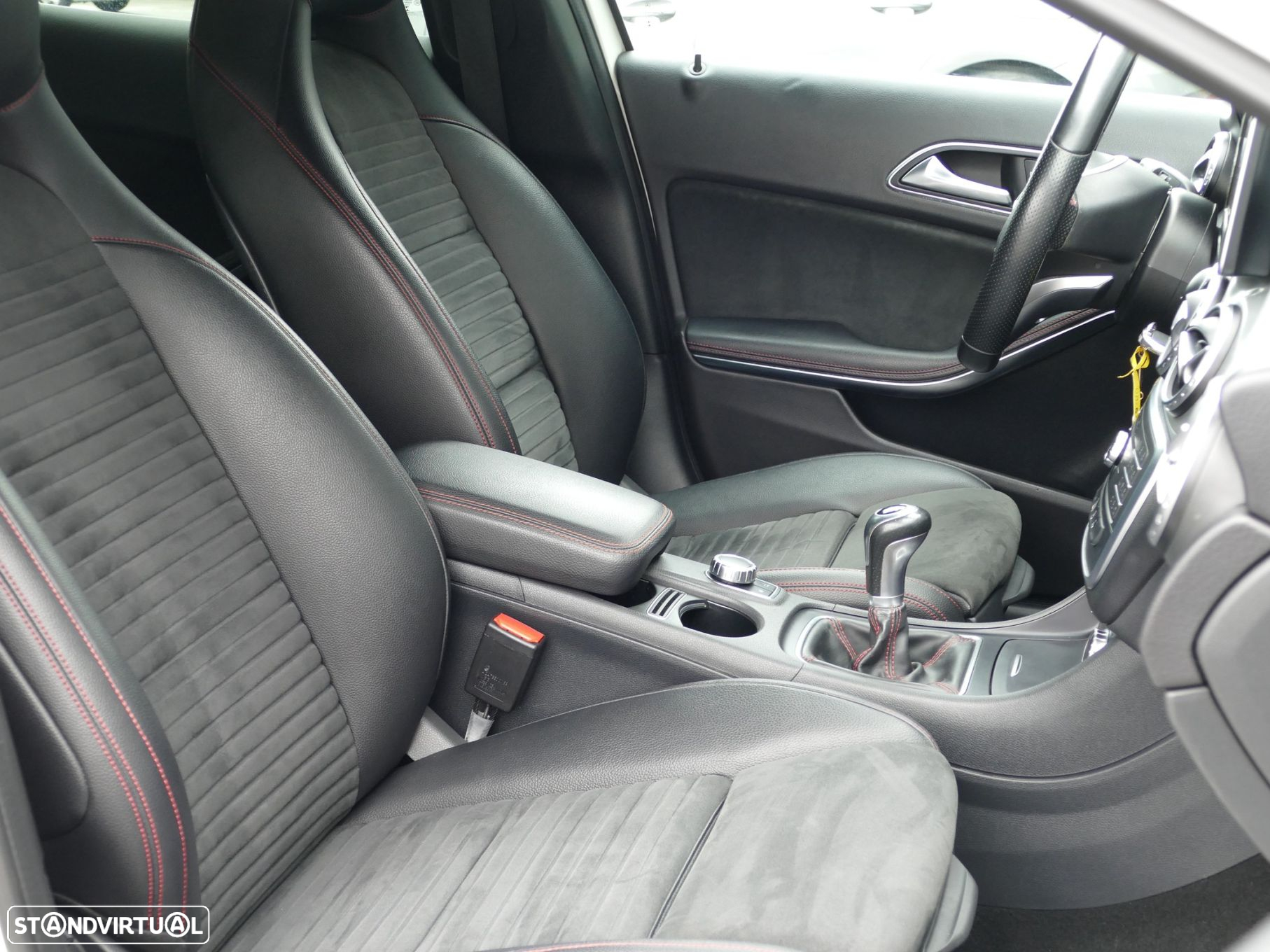 Mercedes-Benz GLA 180 CDi AMG Line - 15