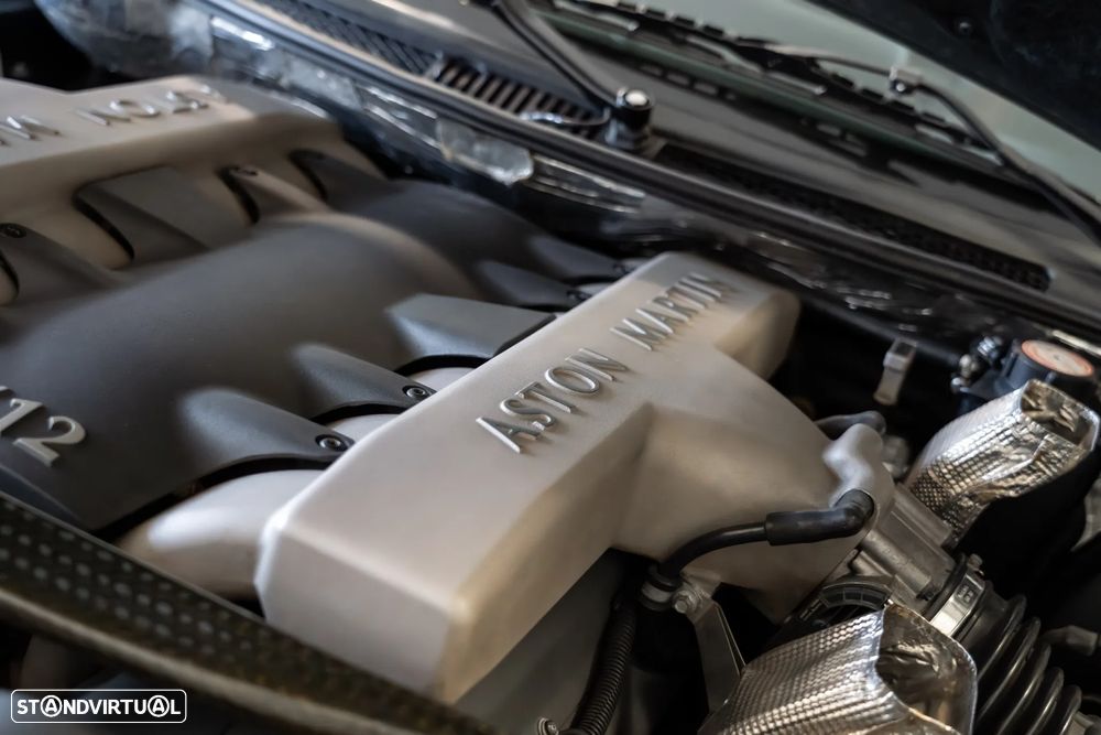 Aston Martin Vanquish - 23