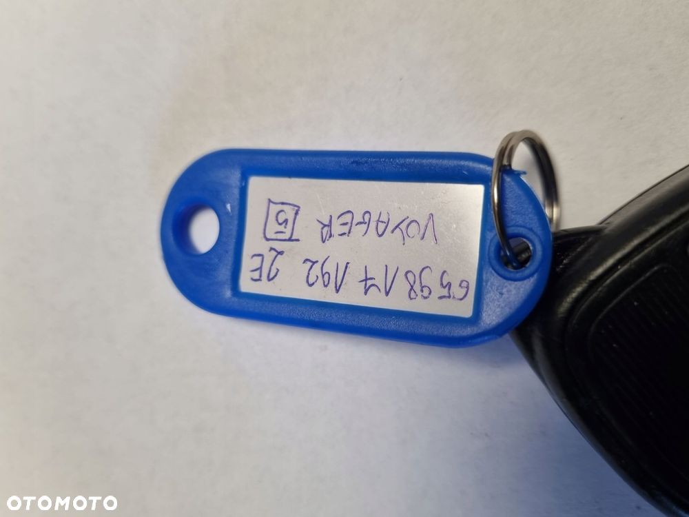 Chrysler Voyager IV KLUCZY PILOT 659817192 2E 04589318AB - 13