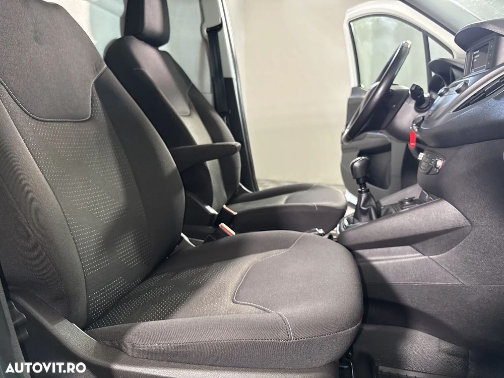 Ford Courier - 11
