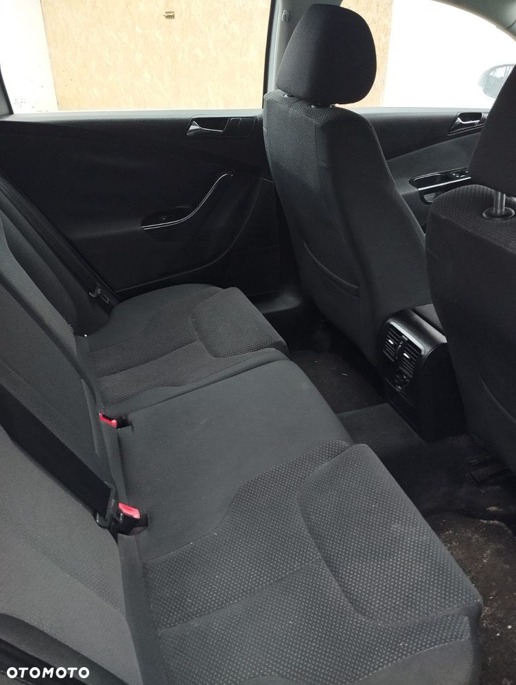 Volkswagen Passat 2.0 TDI Comfortline - 5