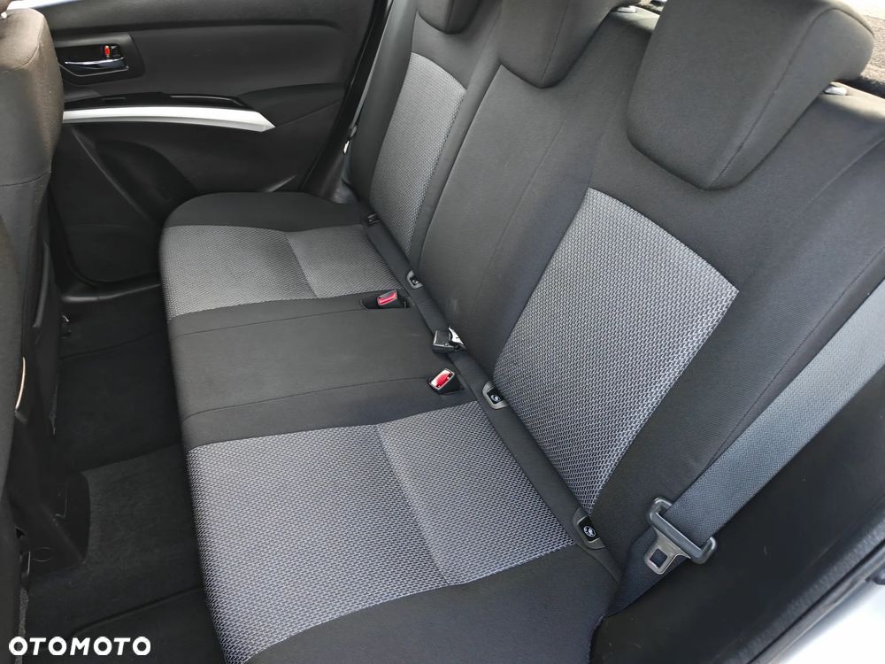 Suzuki SX4 S-Cross 1.6 VVT 4x2 Comfort - 29