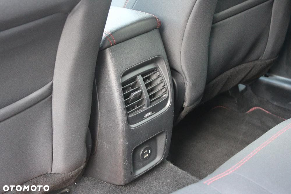 Ford Kuga - 33