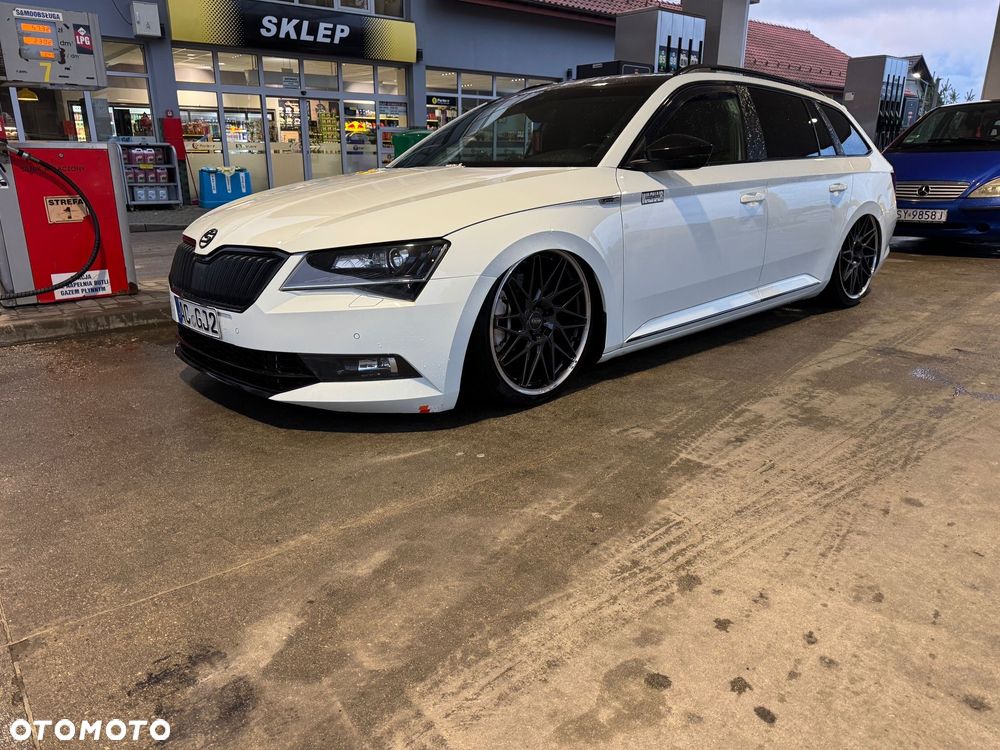 Skoda Superb Combi 2.0 TSI 4x4 DSG SportLine - 2