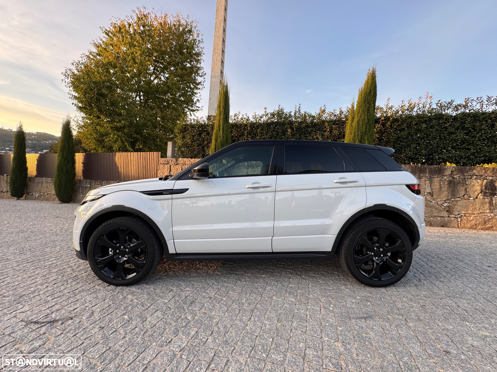 Land Rover Range Rover Evoque 2.0 TD4 SE Dynamic Special Edition - 3