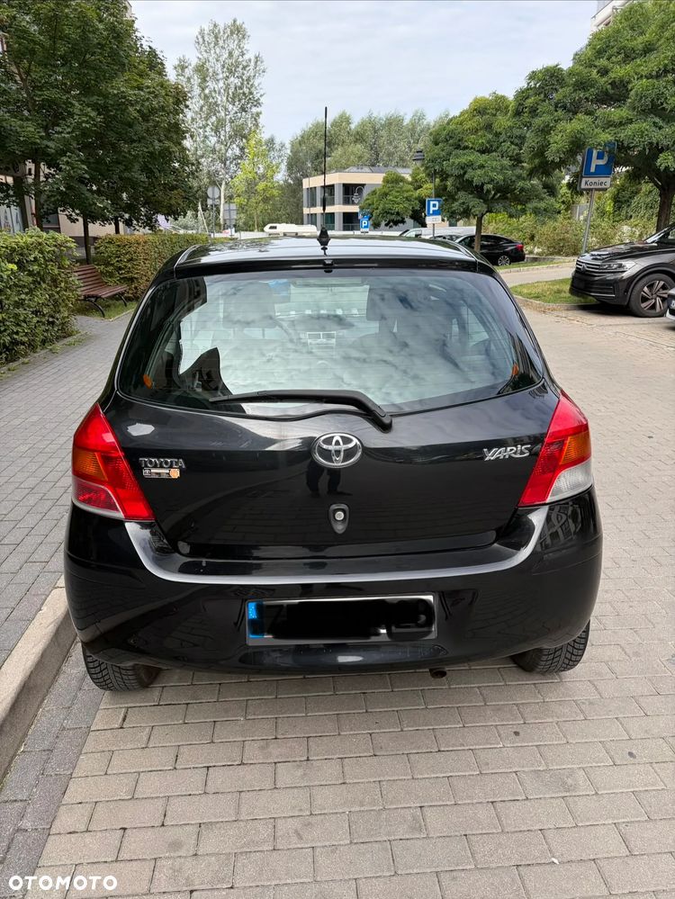 Toyota Yaris 1.33 Luna - 2