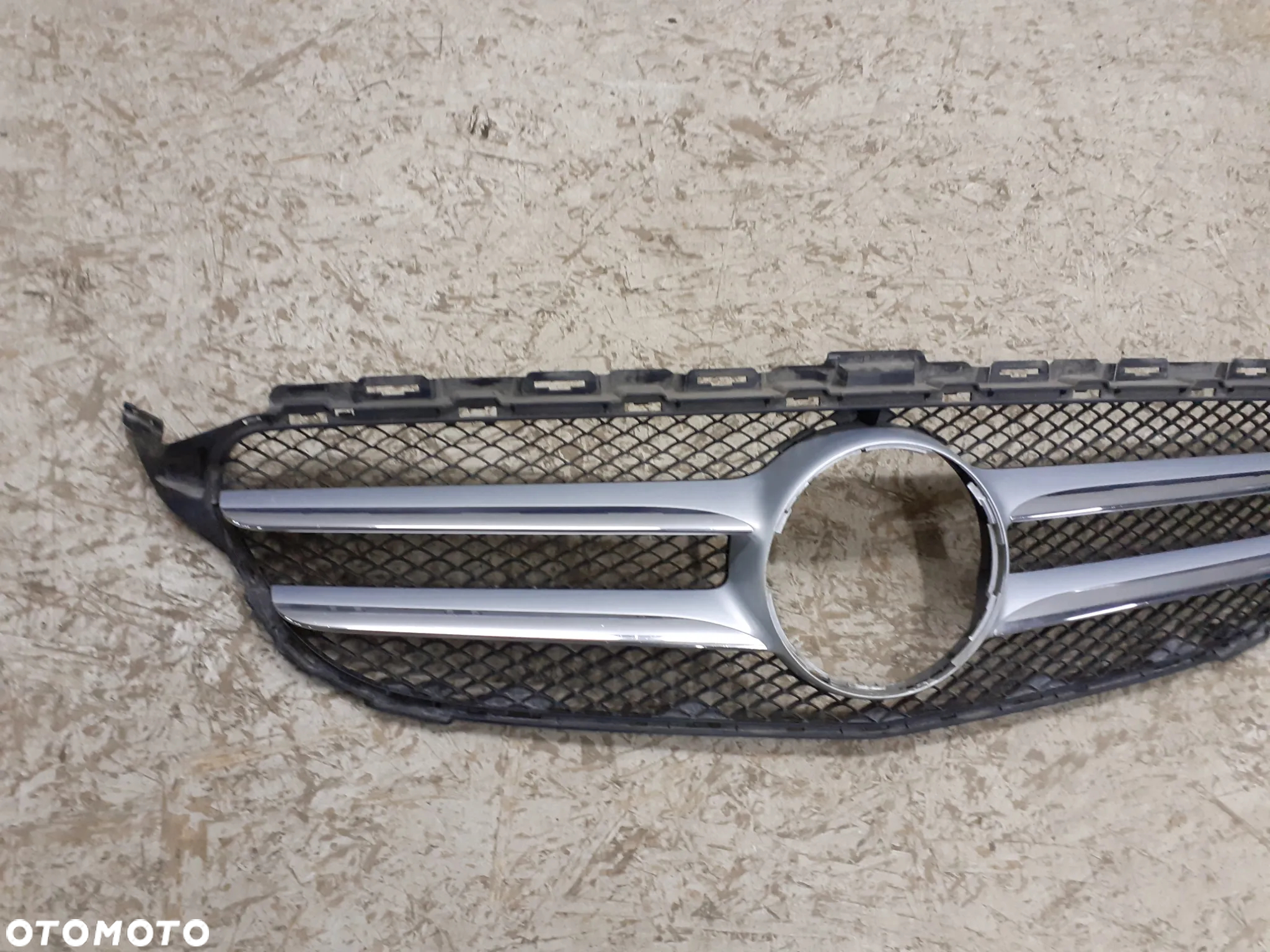 GRILL ATRAPA MERCEDES C-KLASA W205 A2058800183 2014-2018R CAŁY! - 2