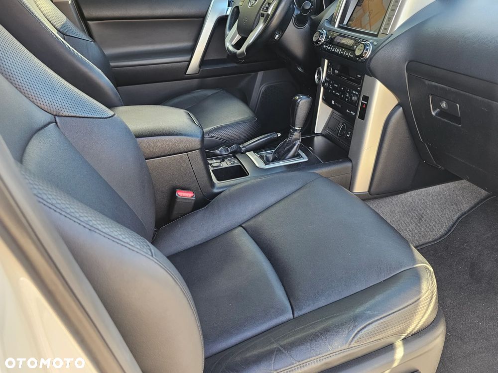Toyota Land Cruiser LC 3.0 D-4D Prestige 7os - 20