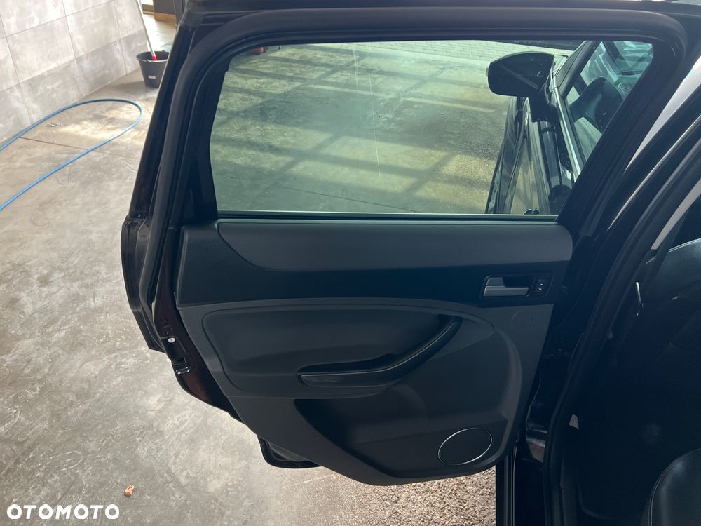 Ford Kuga - 15