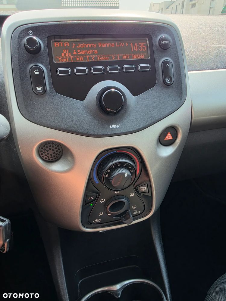 Toyota Aygo x-play touch - 5
