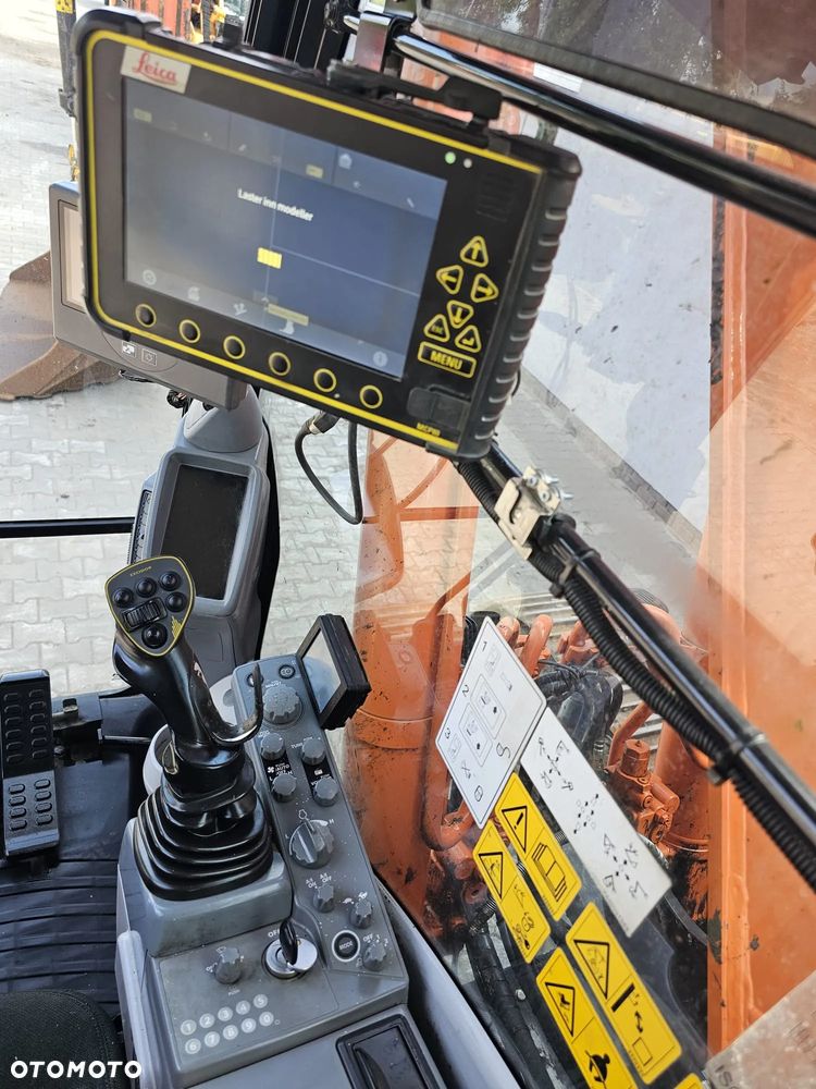 Hitachi ZX250LC-6 - 12