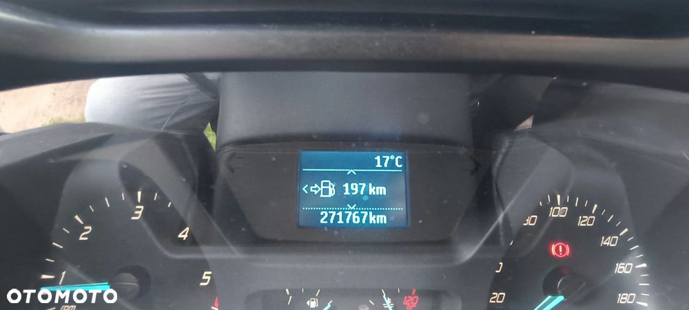 Ford Tourneo Custom - 38