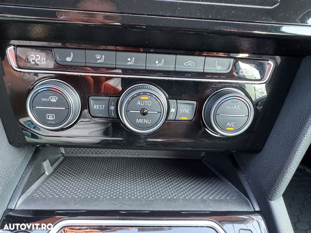VOLKSWAGEN Passat 2020 — imagine 28