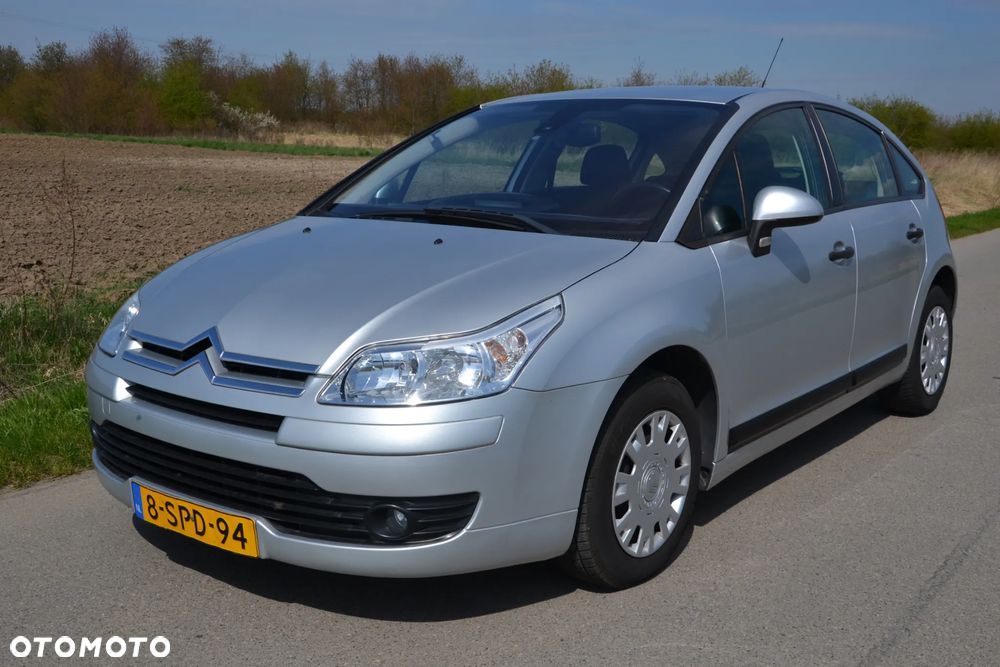 Citroën C4 1.4 16V Style - 29