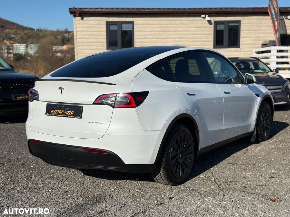 Tesla Model Y AWD Performance - 4