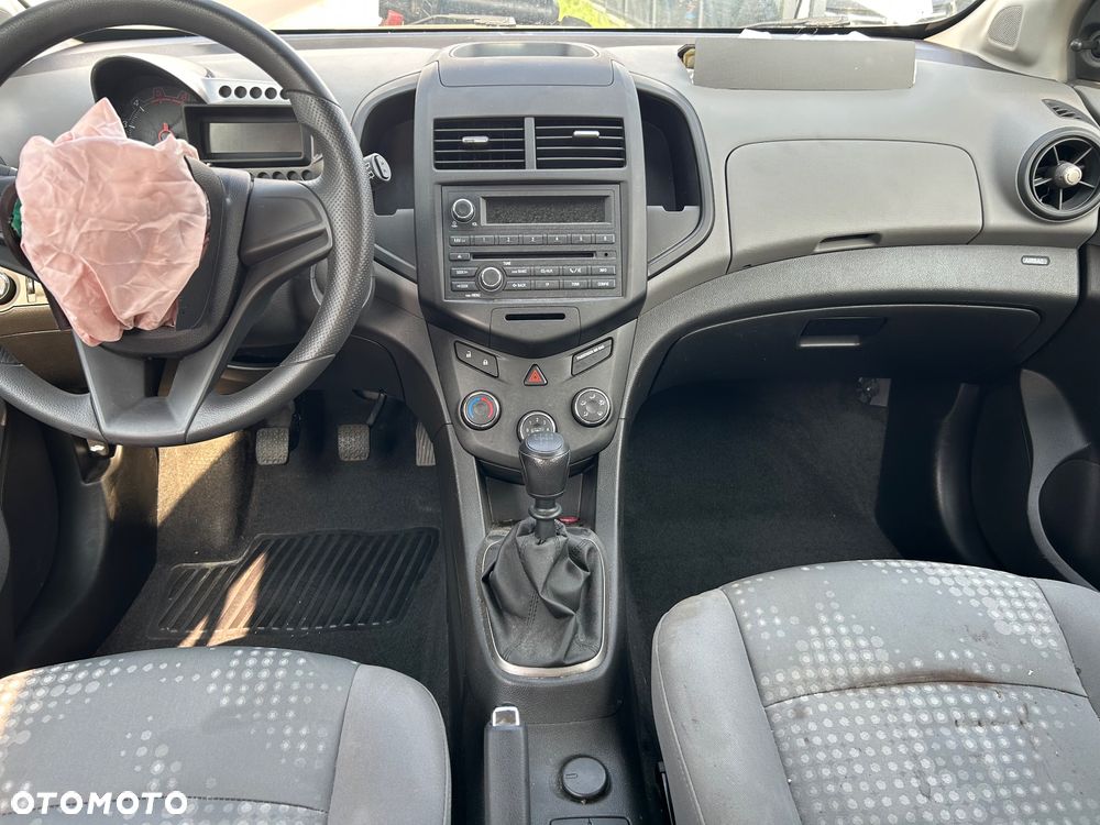 Chevrolet Aveo - 12