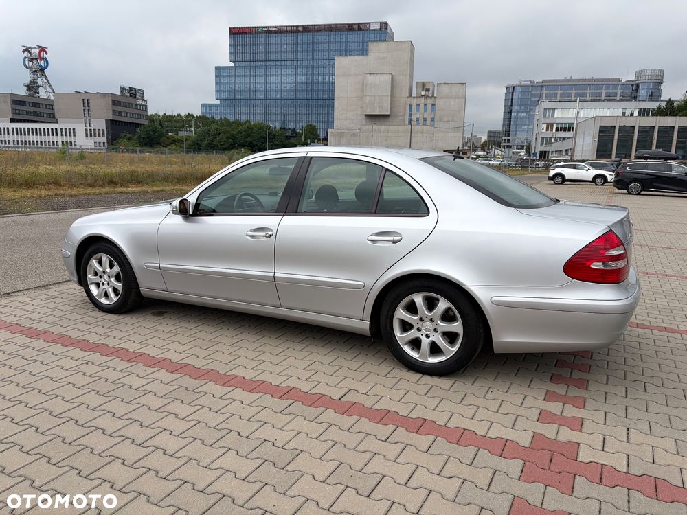 Mercedes-Benz Klasa E 200 CDI Classic - 24