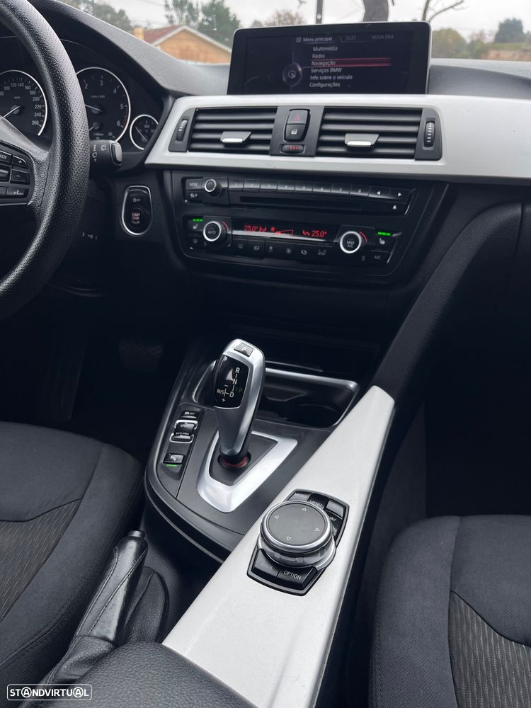 BMW 320 d Touring Aut. Sport Line - 46