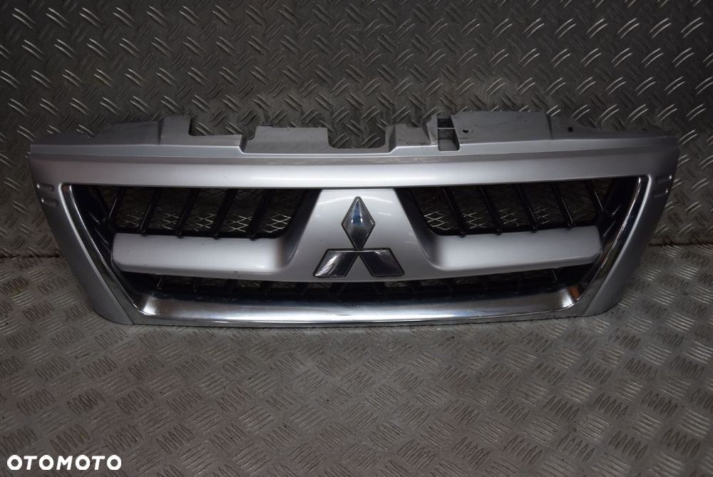 MITSUBISHI PAJERO III LIFT GRILL ATRAPA - 1
