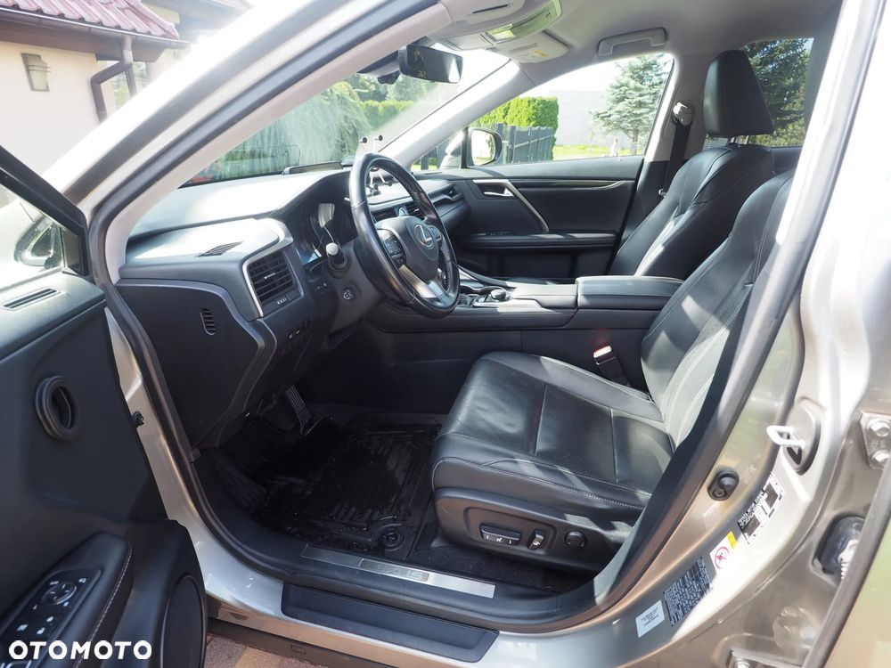 Lexus RX - 8