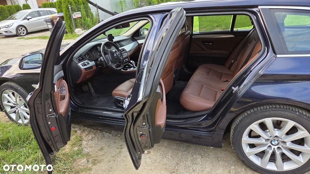 BMW Seria 5 530d xDrive Luxury Line - 7