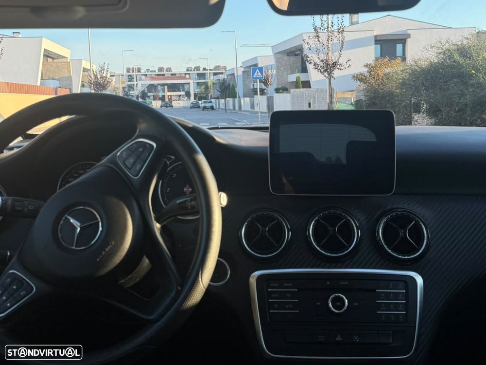 Mercedes-Benz GLA 180 d 7G-DCT Style - 19