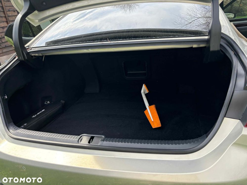 Lexus ES 300h Prestige - 10