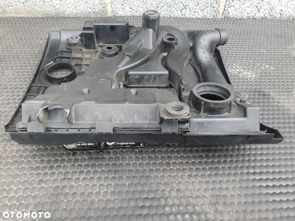 Pokrywa 03C129607 06A103638A Silnika Obudowa Oslona 1.6 FSI  VW Golf 5 V Touran - 9