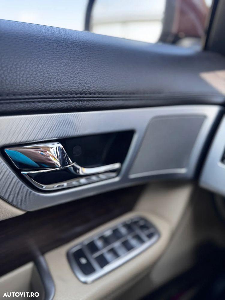 Jaguar XF 2.2D - 5