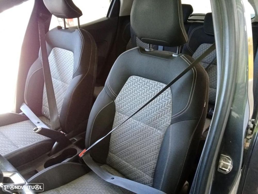Renault Clio 1.0 TCe Limited Bi-Fuel - 4