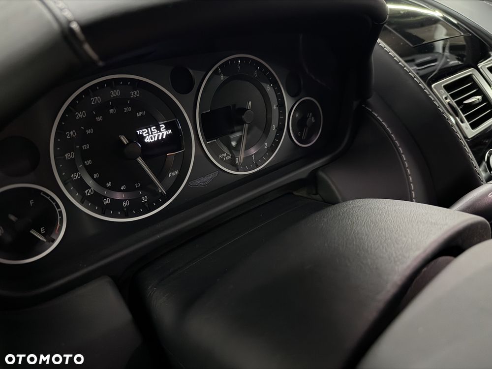 Aston Martin DBS Touchtronic - 12
