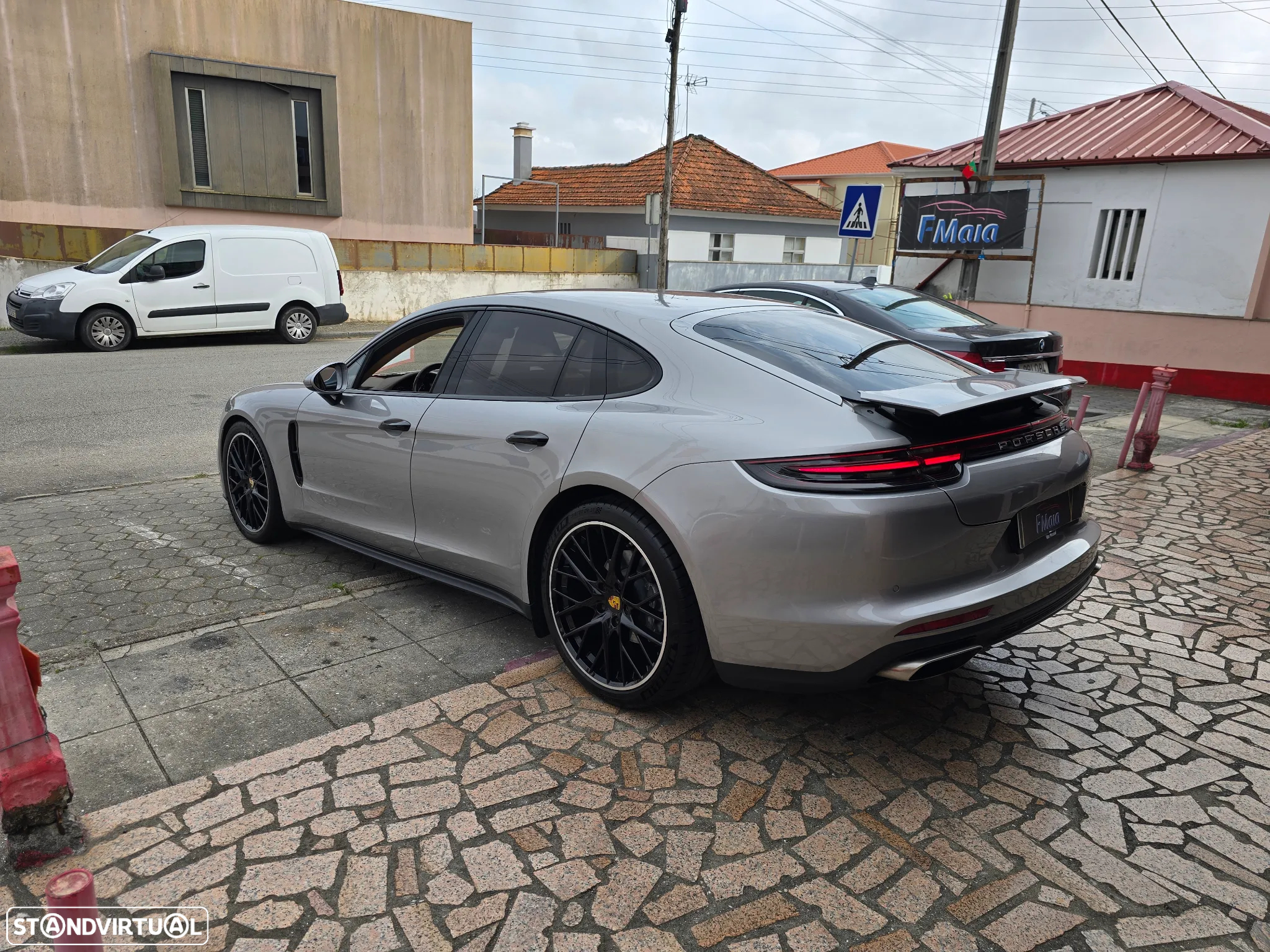 Porsche Panamera Standard - 4