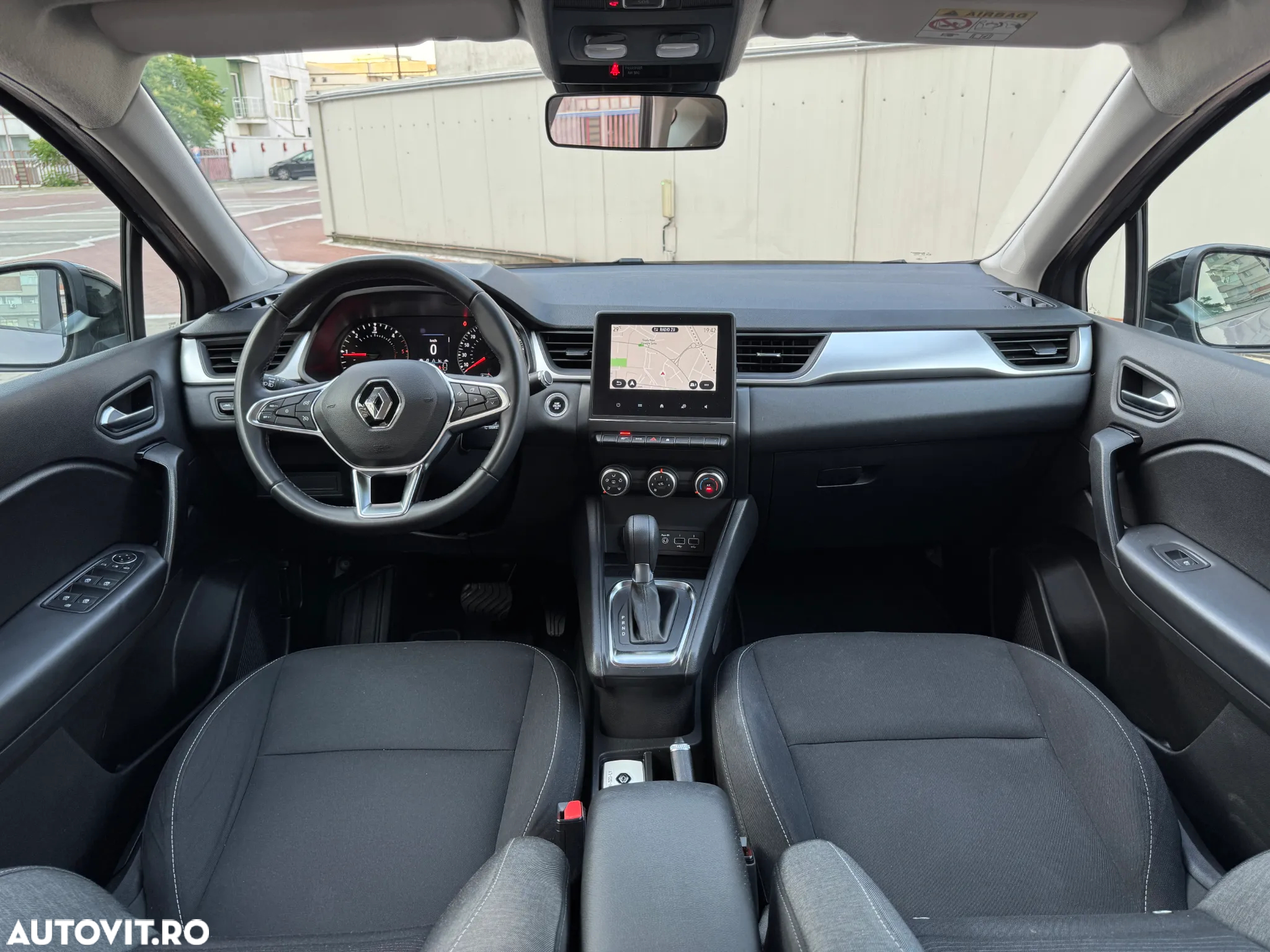 Renault Captur BLUE dCi 115 EDC BUSINESS EDITION - 4