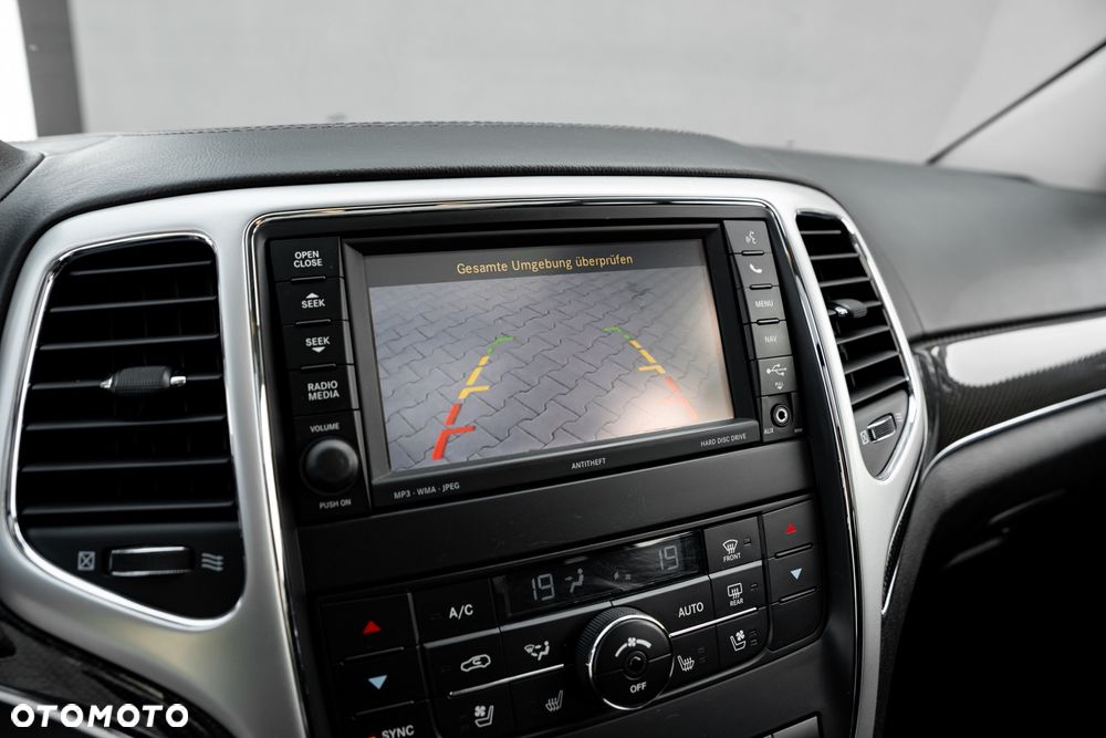 Jeep Grand Cherokee SRT8 - 36