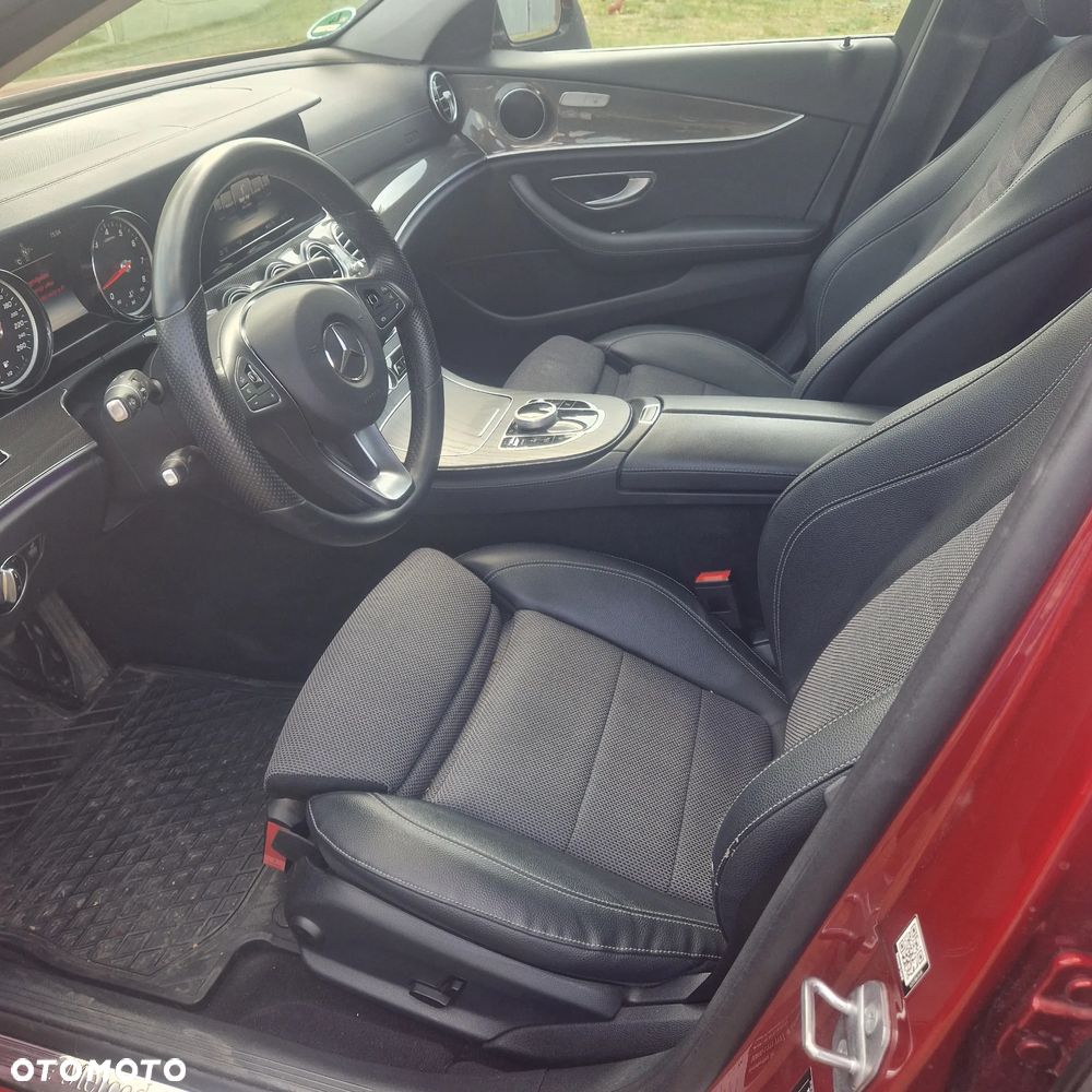Mercedes-Benz Klasa E 200 4Matic 9G-TRONIC - 8
