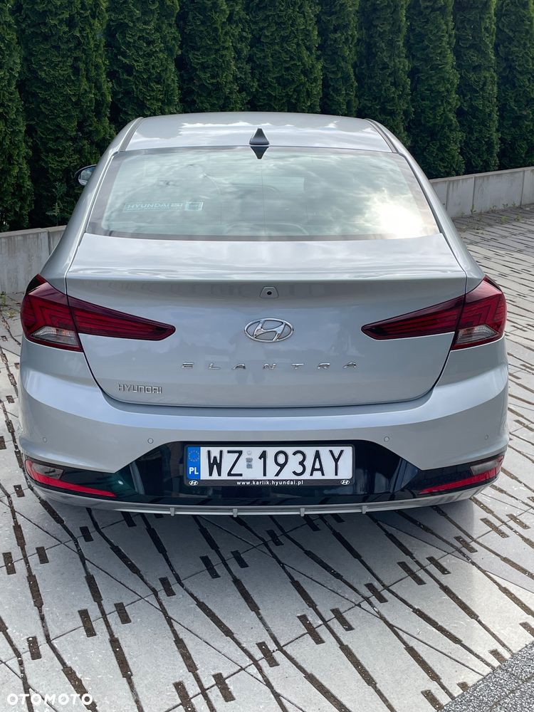 Hyundai Elantra 1.6 Style - 4