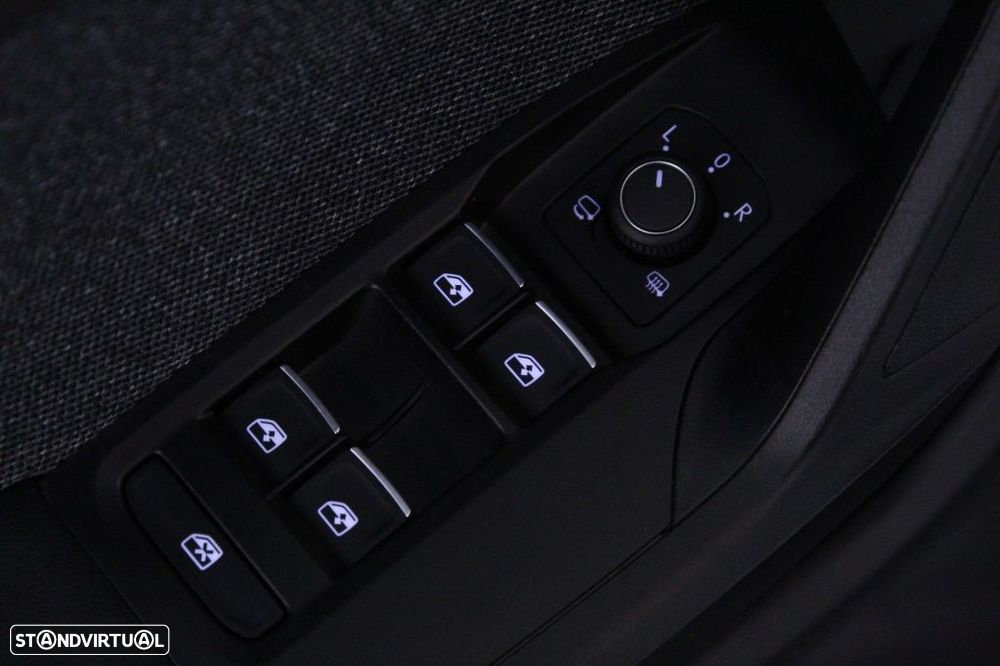 SEAT Leon 1.4 e-Hybrid Xcellence DSG - 21