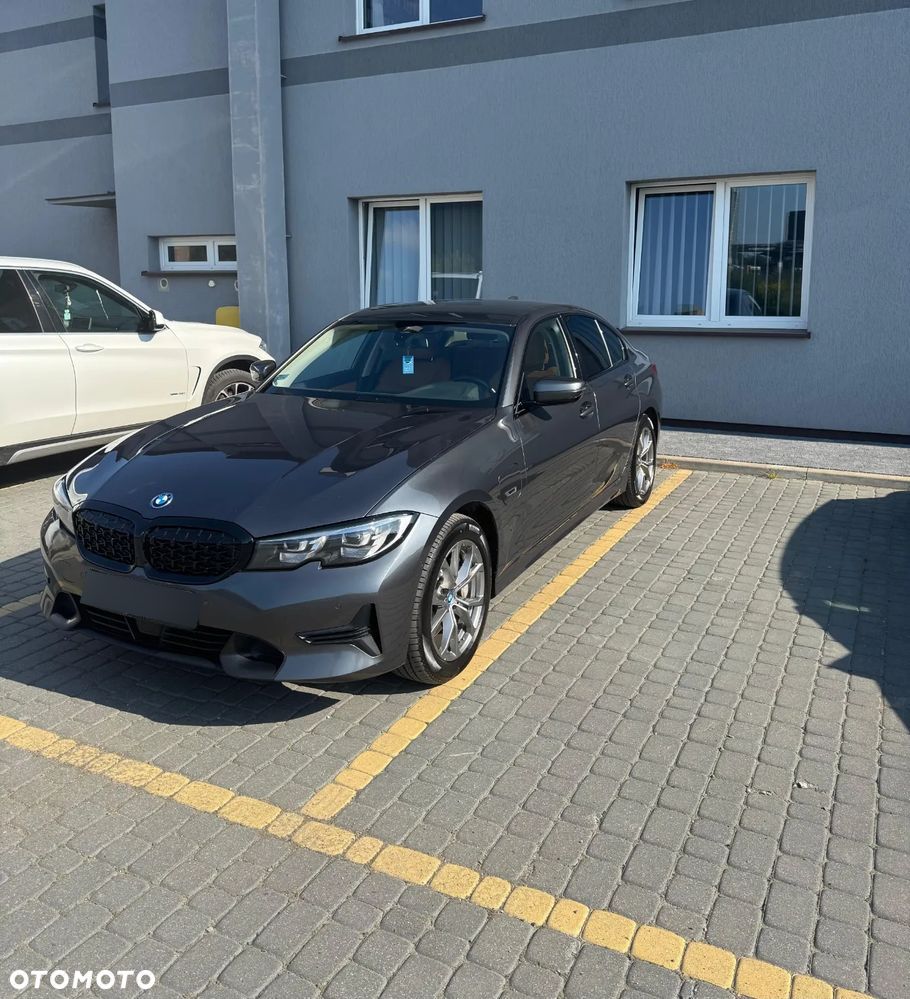 BMW Seria 3 330e Sport Line - 31