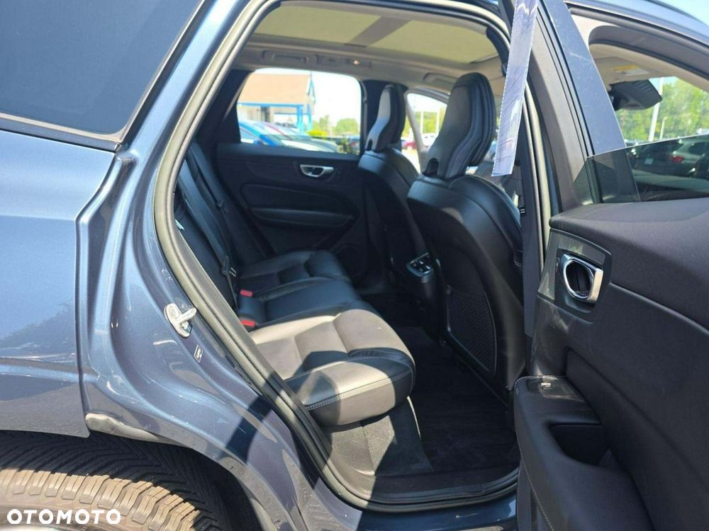 Volvo XC 60 B5 B AWD Ultimate Dark - 10