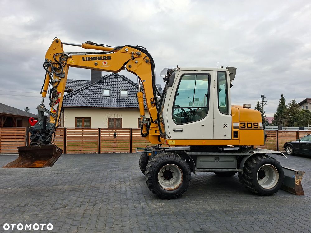 Liebherr A309 ROTOTILT - 8