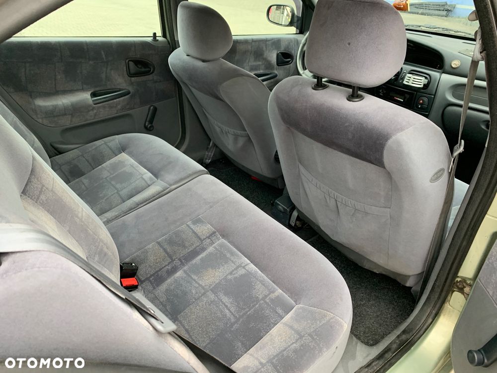 Renault Megane 1.4 RN 16V - 7