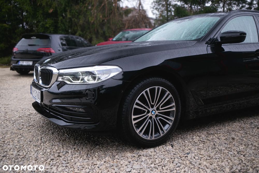BMW Seria 5 520d Sport Line - 9