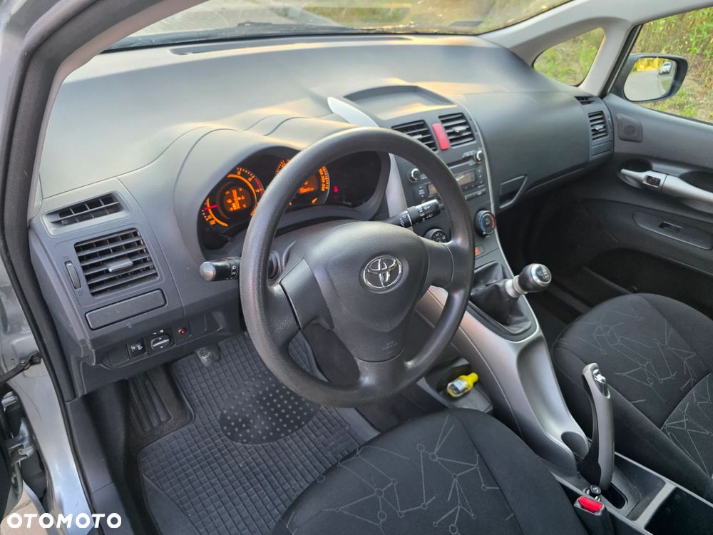 Toyota Auris 1.33 VVT-i Terra - 14