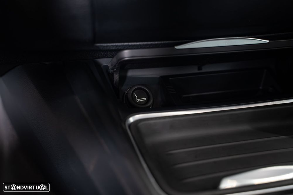 BMW 320 d Auto Line Sport - 36